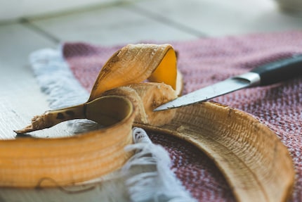 If you don’t have a plaster to hand, a banana peel can also help.