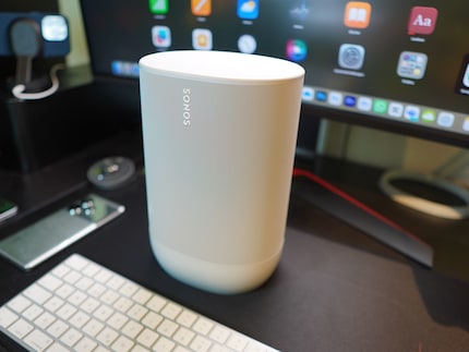 Normally behind the screen: the Sonos Move.