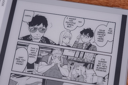 With its good resolution and paper-like representation of text and images, the e-reader can display comics well.