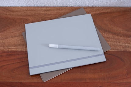The designers have gone for a contemporary, silvery grey, imitation leather design. It’s nice to have something other than black plastic.