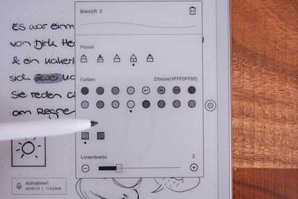 Highlighter colours are pointless on a black and white device. They’re only visible once you export your files to a PC.