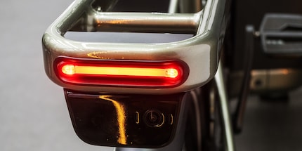Das smarte Rücklicht inklusive verbauter Kamera. Hat ein bisschen was von HAL 9000 aus Stanley Kubrick's «A Space Odyssey».