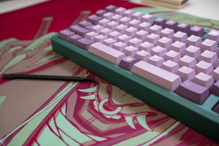 Die symmetrisch geteilte Leertaste ist für mich ein Highlight der Tastatur.