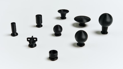 Für diese Thumbstick-Aufsätze bietet Microsoft kostenlose 3D-Drucker-Vorlagen an.