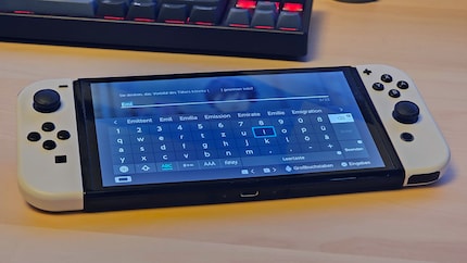 An manchen Stellen muss ich Antworten mit der Tastatur eingeben. Cool.