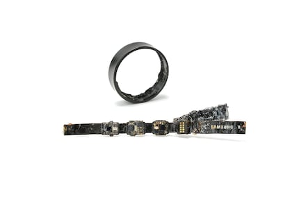 The Samsung Ring innards.