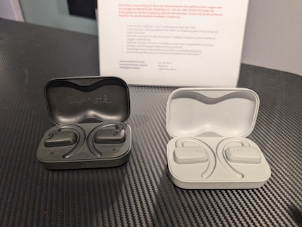 Die Airy Open TWS platzieren einen Mini-Speaker vor dem Ohr.