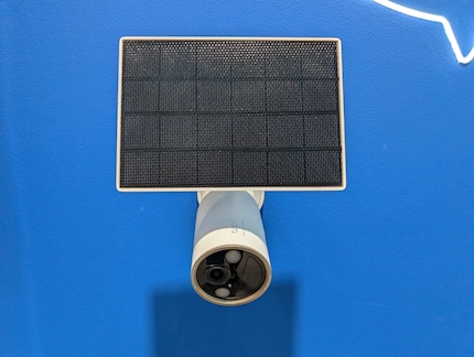 The solar panel makes the camera completely self-sufficient.