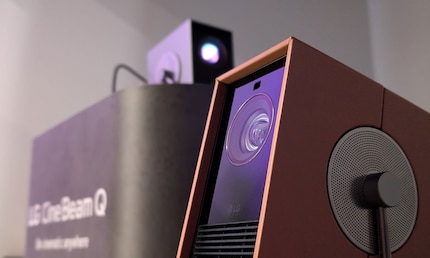 Auf Wunsch kannst du dem CineBeam Q auch eine fancy Hülle kaufen. Genau wie bei Smartphones.