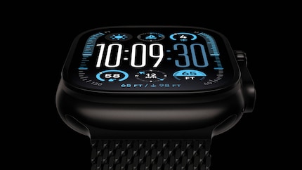 The Apple Watch Ultra 2 is now also available with a black titanium case. 