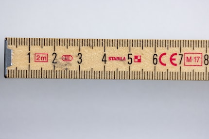 Ein acht Zentimeter grosses Objekt kann mit dem RF 24-105mm F4-7.1 formatfüllend abgebildet werden. Die Schärfe ist allerdings nicht die beste.