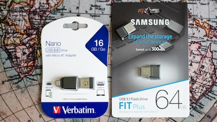 I chose a USB stick that’s as compact as possible. This way it won’t protrude beyond the housing.