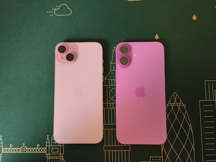 Da ich seit Huawei P30-Zeiten ein Fan ungewöhnlicher Farben bin, gibt’s bei mir das knallige Pink.