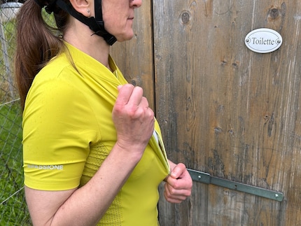 Eine Biopause sollte einen nicht dazu zwingen, einen Striptease hinzulegen, gerade wenns kühler wird und man mehrere Schichten anhat.