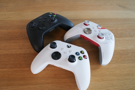 Den Xbox-Controller gibt es in vielen Farbvariationen und Spezialeditionen.