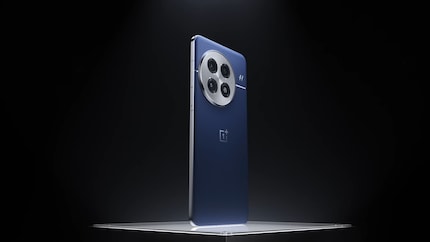 At 6.8 inches, the Oneplus 13 is quite large.