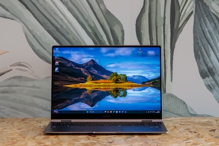 Das Galaxy Book5 Pro 360 lässt sich auch als Laptop nutzen.