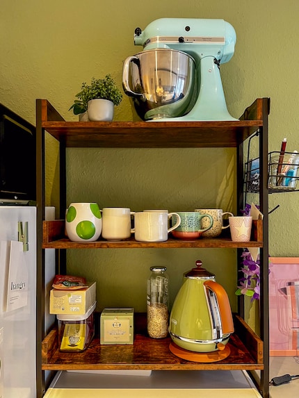 Eigentlich ist «Shelfy» ein Badezimmerregal. Aber das ist meinen Kaffeepötten ja egal.