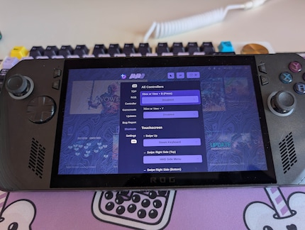 Bazzite kommt mit HHD, einem vorinstallierten Programm für zusätzliche Einstellungen des jeweiligen Handhelds.