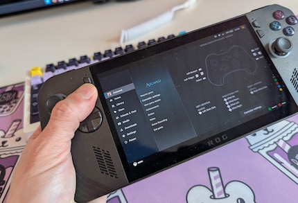 Bazzite, respektive SteamOS funktioniert genau wie auf dem Steam Deck.