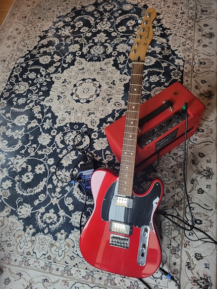 Can you have too many guitars? Probably not. (And yes, without electricity is of course also possible.)
