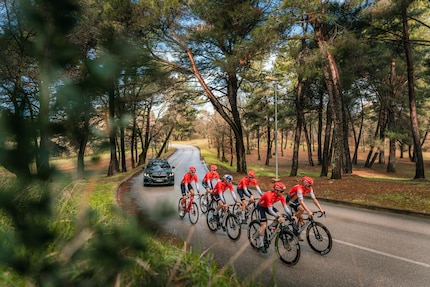 Das sechsköpfige Thömus maxon Team auf einer Trainingsfahrt.
