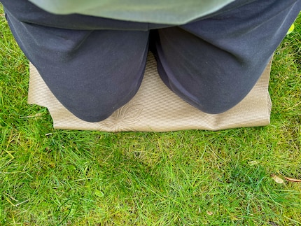 I use two layers of Glue in the garden – it’s more comfortable on my knees.