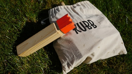 Kubb gehört in jede Gartenspielesammlung.