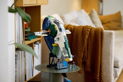 Almost 3000 pieces of nostalgia: The UCS set brings back Jango Fett's Firespray in epic size - including exclusive minifigs.