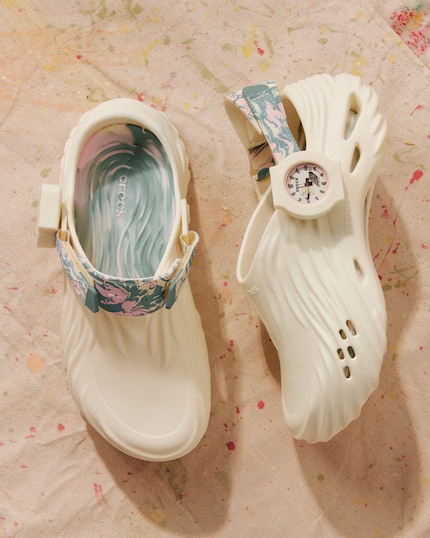 ... or attached to the shoe.