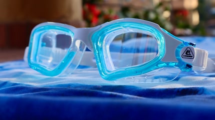The slightly curved lenses lend the goggles a wide field of vision.