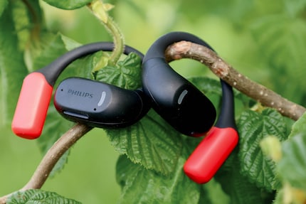 Fürs Laufen in der Natur eignen sich die Kopfhörer, an stark befahrenen Strassen übertönen die Umgebungsgeräusche den Sound.