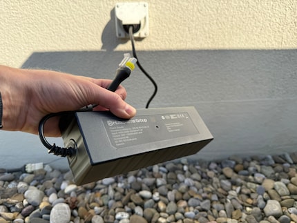Gemäss Anleitung soll ich dieses Teil an der Wand montieren.