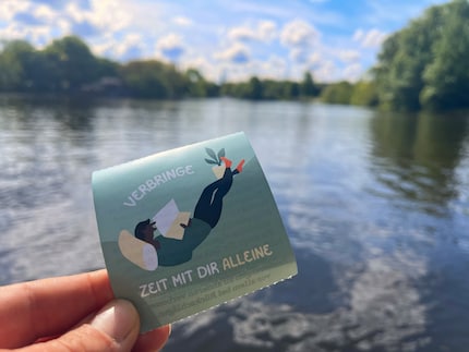Auch wenn die meisten Ideen nicht neu sind, ist es doch immer ein guter Anlass, mir etwas Gutes zu tun. Wie hier: ein bisschen Zeit mit mir allein am Wasser..