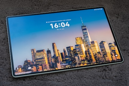 A matt OLED for high contrast and no reflections? Yes please!