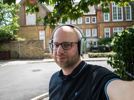 In summer, the Headphone (1) over-ears are too warm for my liking.