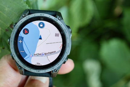 Preloaded maps and multi-band GPS make for accurate navigation. You can display the route to the nearest café or set a course using the compass.