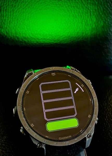 The Tactix 8 flashlight can be switched between white and green.