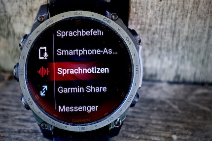 With the Tactix 8, you can record voice memos and make calls as long as your phone’s within range.