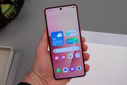 When unfolded, it has the dimensions of a conventional smartphone.