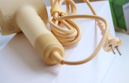 Butter yellow from the plug to the appliance – I’m a fan!