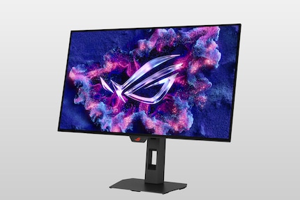 Der XG27AQWMG steht auf einem flachen Fuss statt dem üblichen Asus-Dreibein.