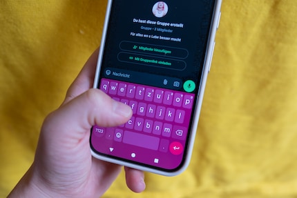 Writing a Whatsapp via a satellite connection? Now you can!