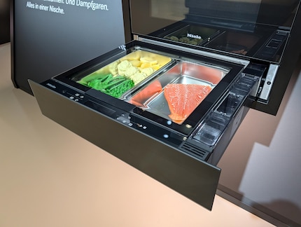 At Miele, the drawer has two cooking trays.