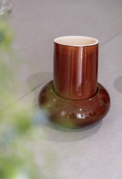 Die Poom-Porzellanvase von Moshpitty.
