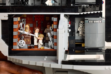 Die Müllpresse-Szene aus «A New Hope» – inklusive Stormtrooper im Hintergrund.