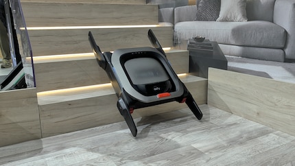 The four legs are used for stabilisation.
