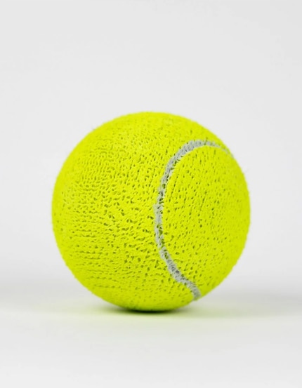 At first glance, the prototype «Point» looks like a classic tennis ball, but it comes entirely from a 3D printer.