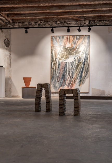 Names like Studio Eidola stand for experimental design that reinterprets craftsmanship and materiality.