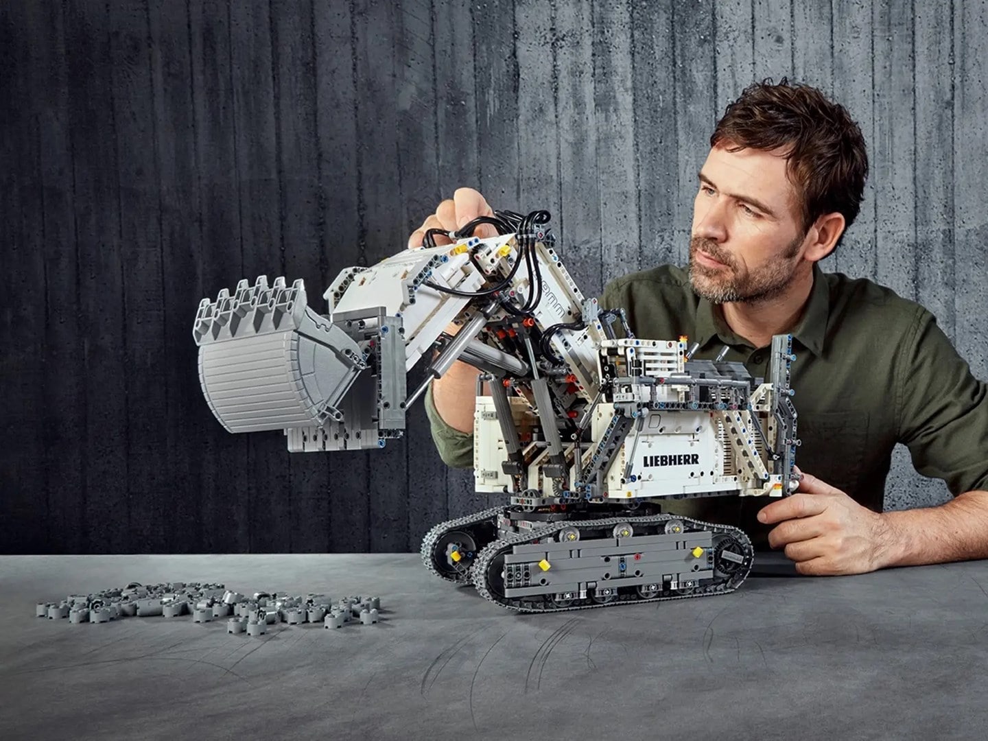 Lego liebherr excavator top